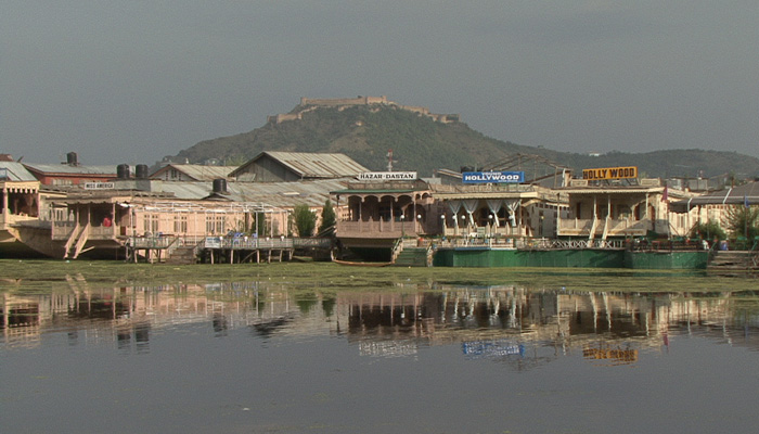 houseboats